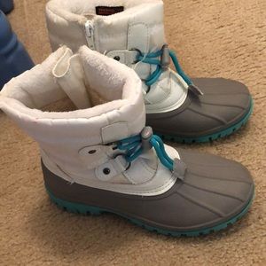 Girls snow boots